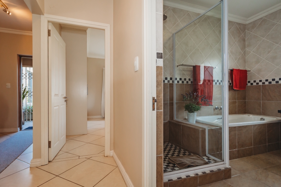3 Bedroom Property for Sale in Kraaibosch Country Estate Western Cape